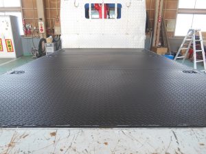 クレーン車荷台後方施工後