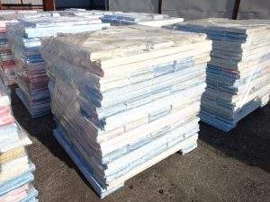 発泡スチロール再生品　資源プラ