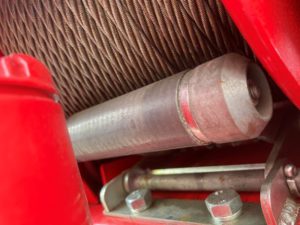 ワイヤー押さえ