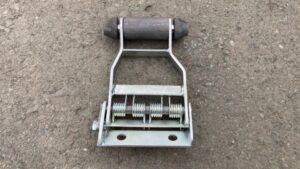 ワイヤー押え装置